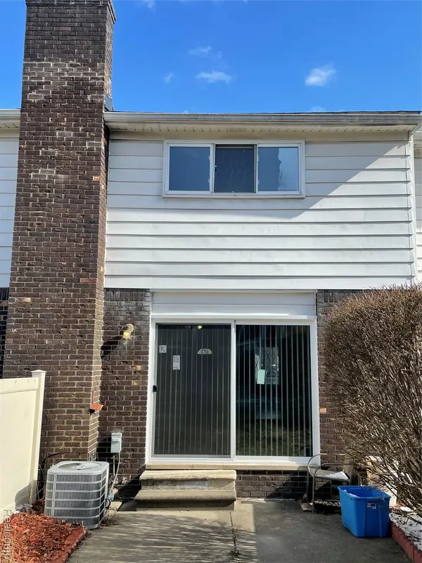 13958 Champagne DR, Sterling Heights, MI 48312