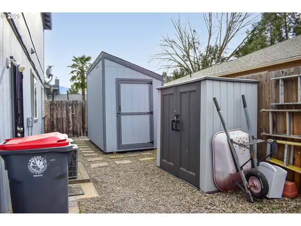 1723 WESTWOOD DR, Medford, OR 97501