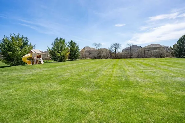 331 Greenbrooke DR, Vaughan, ON L4L 8L1