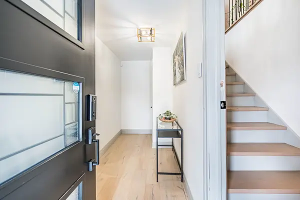 7623 Chorozy ST, Niagara Falls, ON L2H 2P1