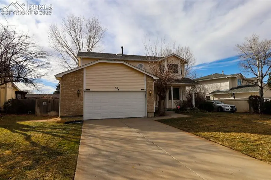 30 Bellita DR, Pueblo, CO 81001