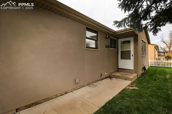 1206 Hartford ST, Colorado Springs, CO 80906