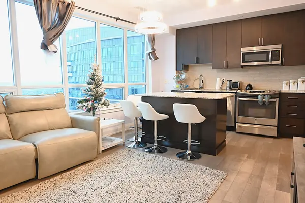 7161 Yonge ST #PH2-08, Markham, ON L3T 0C8