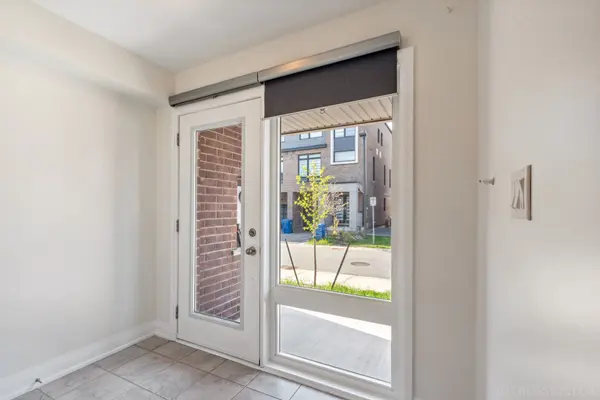 27 Moneypenny PL, Vaughan, ON L4J 0K9