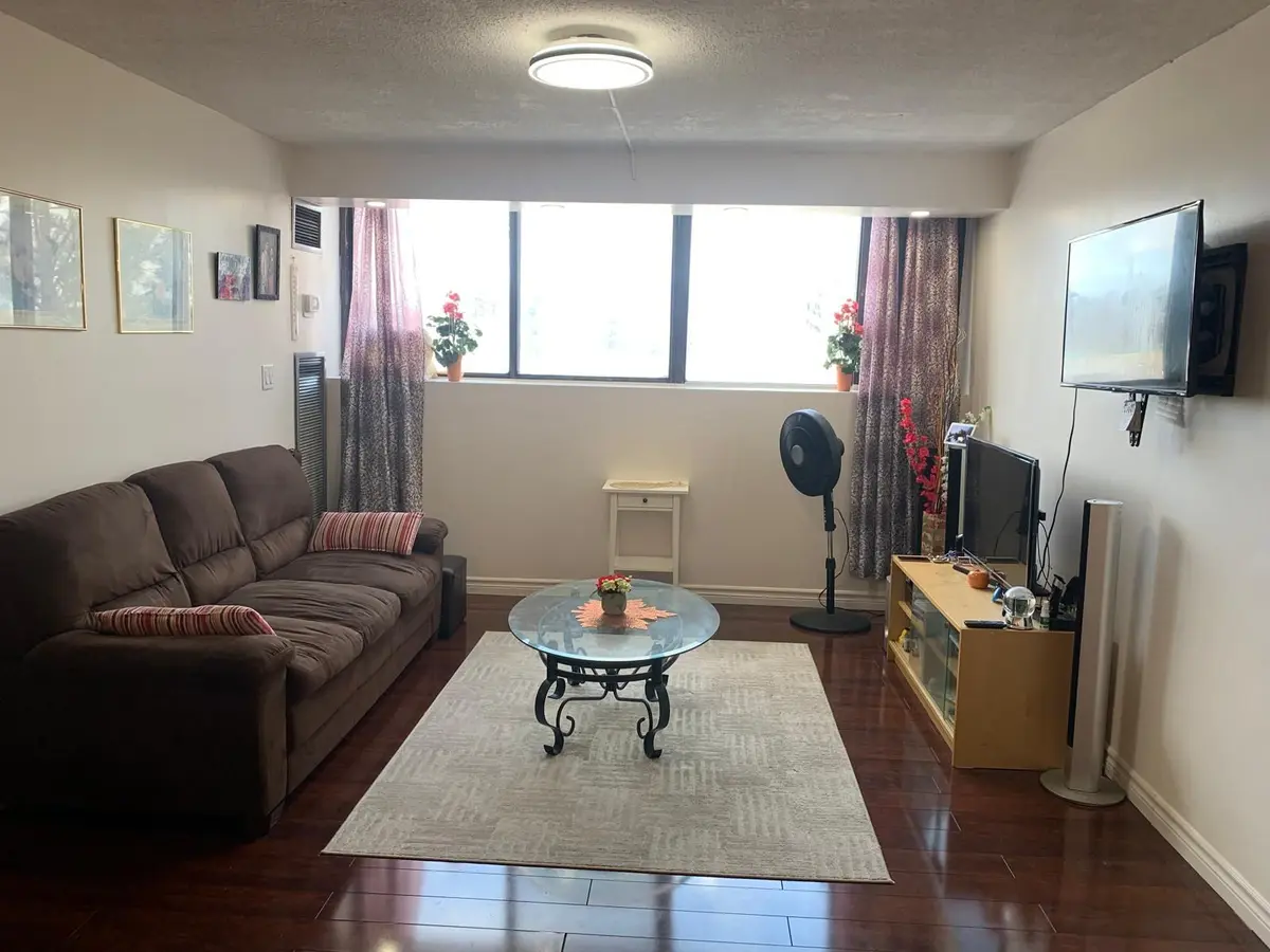 10 Tapscott RD #409, Toronto E11, ON M1B 3L9