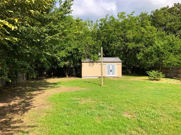 1108 Locust Street, Gainesville, TX 76240