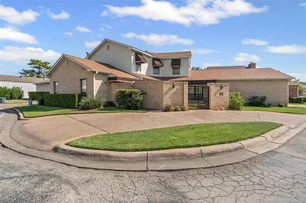 32 One Main Place,  Benbrook,  TX 76126