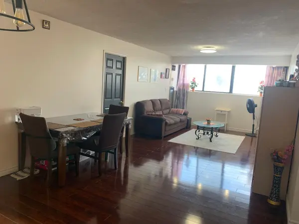 10 Tapscott RD #409, Toronto E11, ON M1B 3L9