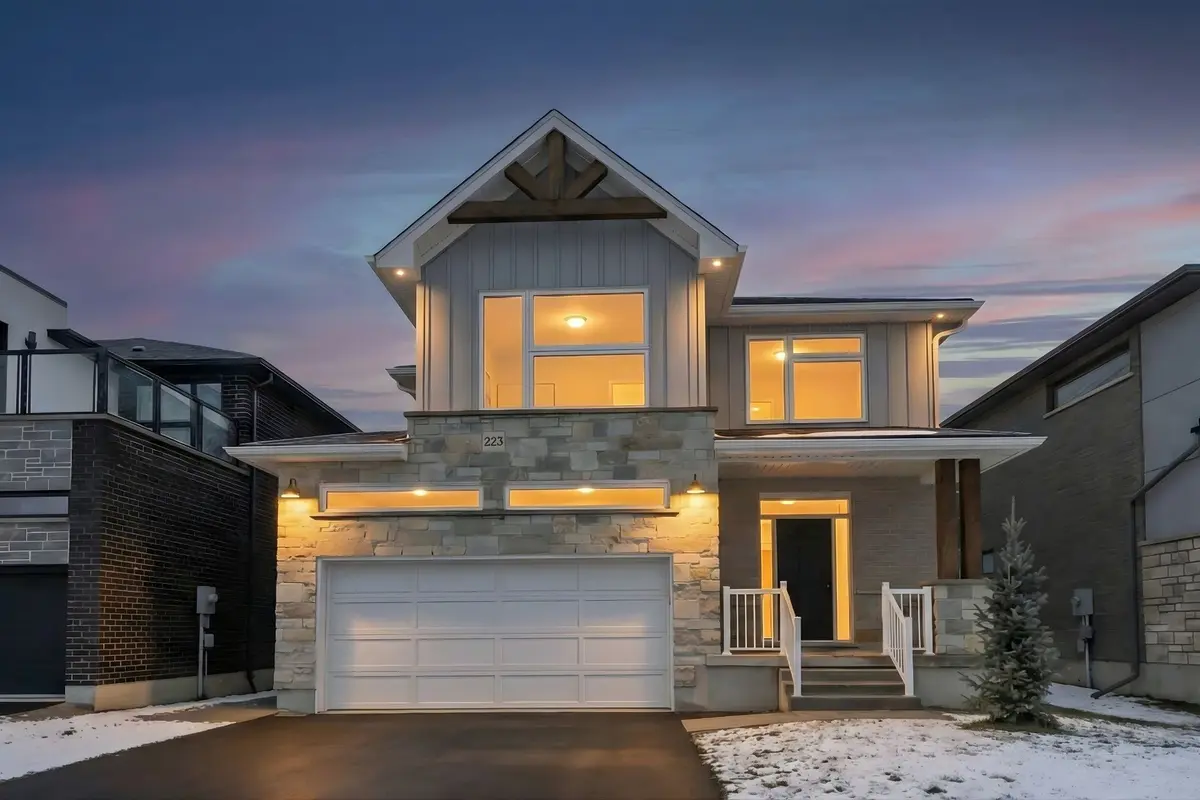 223 Otterbein RD, Kitchener, ON N2B 0A8