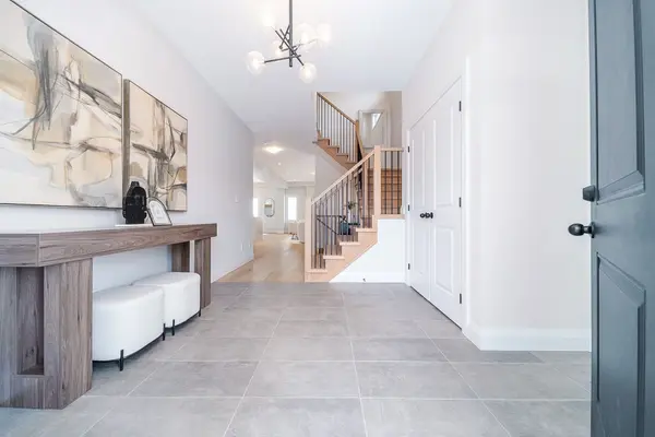 223 Otterbein RD, Kitchener, ON N2B 0A8