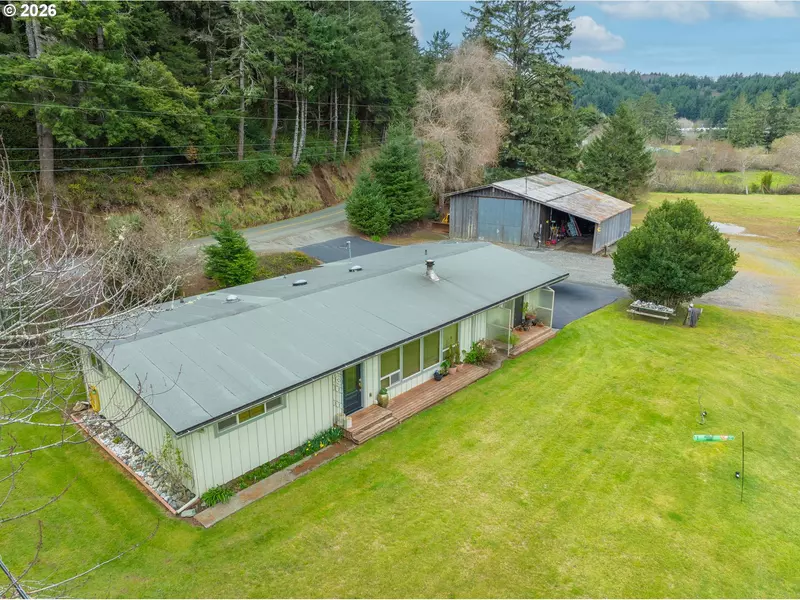 28448 MATEER RD, Gold Beach, OR 97444