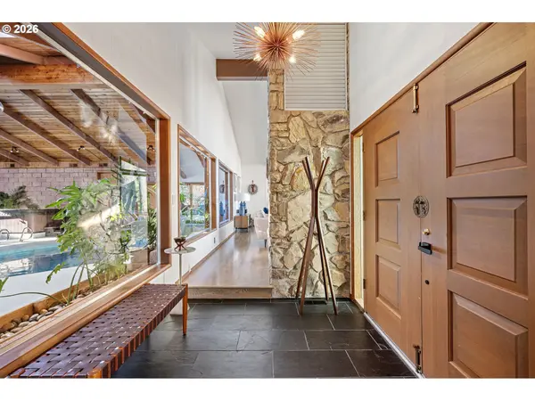 2430 WILSON DR, Eugene, OR 97405