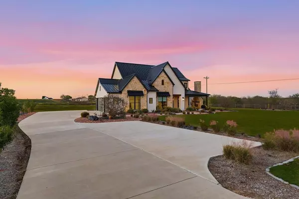 122 Ozro Road, Maypearl, TX 76084