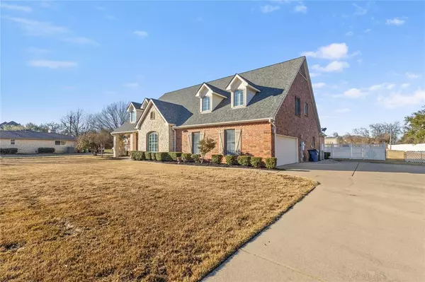 Burleson, TX 76028,143 Southwood Drive