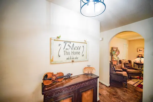 128 Oak Creek Street, Jacksboro, TX 76458