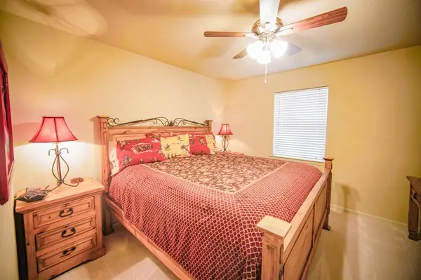 128 Oak Creek Street, Jacksboro, TX 76458