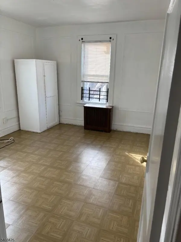 30 Underwood St, Newark City, NJ 07106