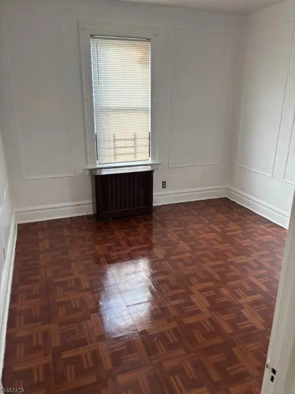 30 Underwood St, Newark City, NJ 07106