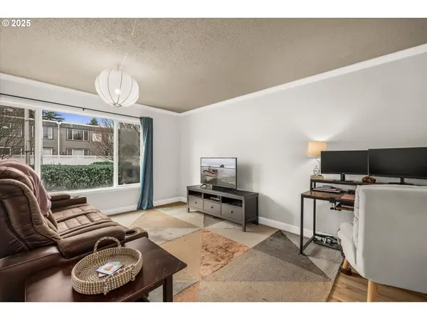 9221 N LOMBARD ST #11, Portland, OR 97203