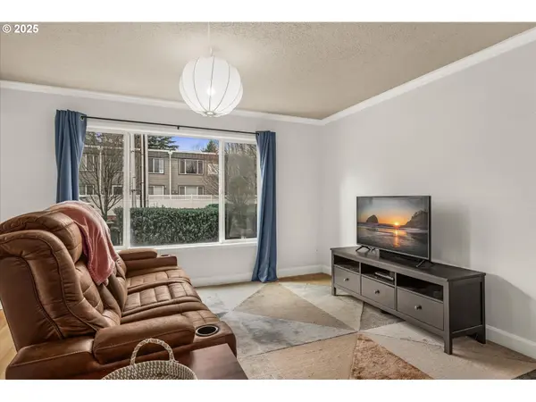 9221 N LOMBARD ST #11, Portland, OR 97203