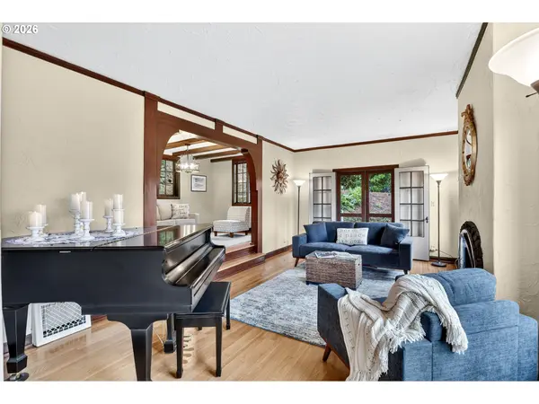 2207 NE RIDGEWOOD DR, Portland, OR 97212