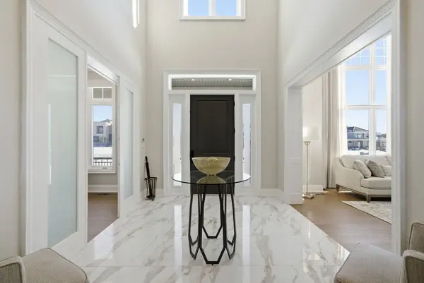 18 Dexshire DR, Ajax, ON L1Z 0T8