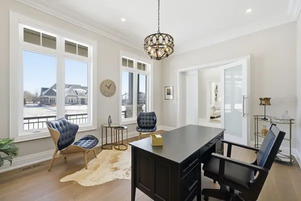 18 Dexshire DR, Ajax, ON L1Z 0T8