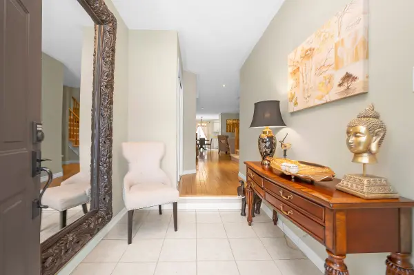 5179 Des Jardines DR, Burlington, ON L7L 6P7