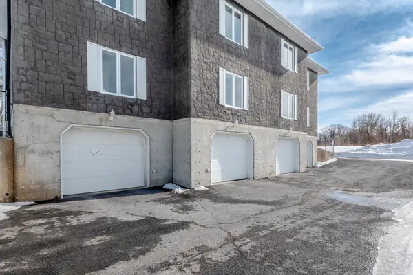 1133 Carleton ST, Cornwall, ON K6H 7N8