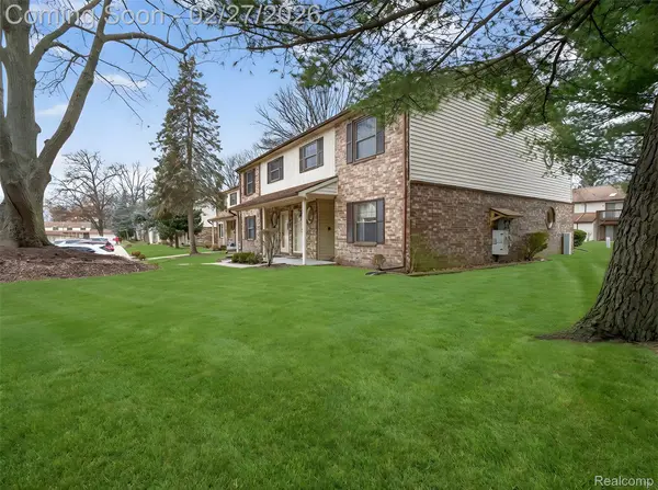 35652 Castlewood CT, Westland, MI 48185