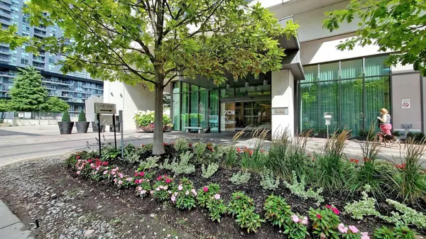 70 Roehampton AVE #212, Toronto C10, ON M4P 1R2