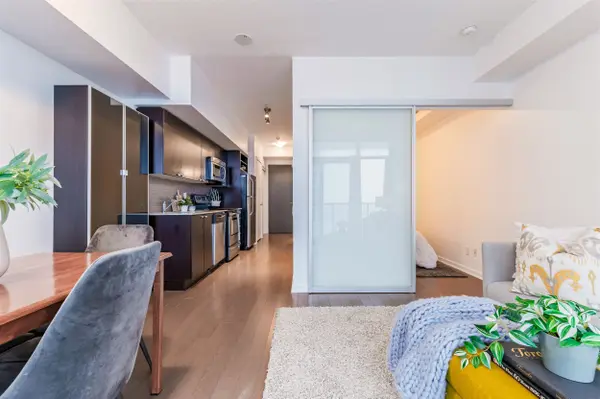 105 The Queensway AVE #2012, Toronto W01, ON M6S 5B5