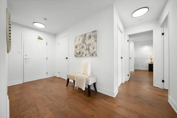 5 Rowntree RD #903, Toronto W10, ON M9V 5G9