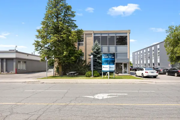 1827 Woodward DR #201, Belair Park - Copeland Park And Area, ON K2C 0P9