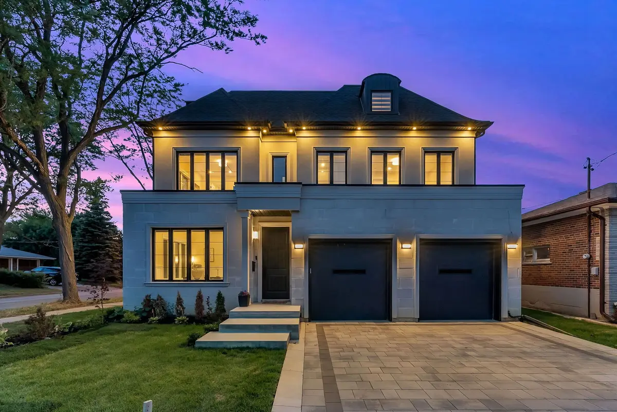 140 Hillmount AVE, Toronto C04, ON M6B 1X8