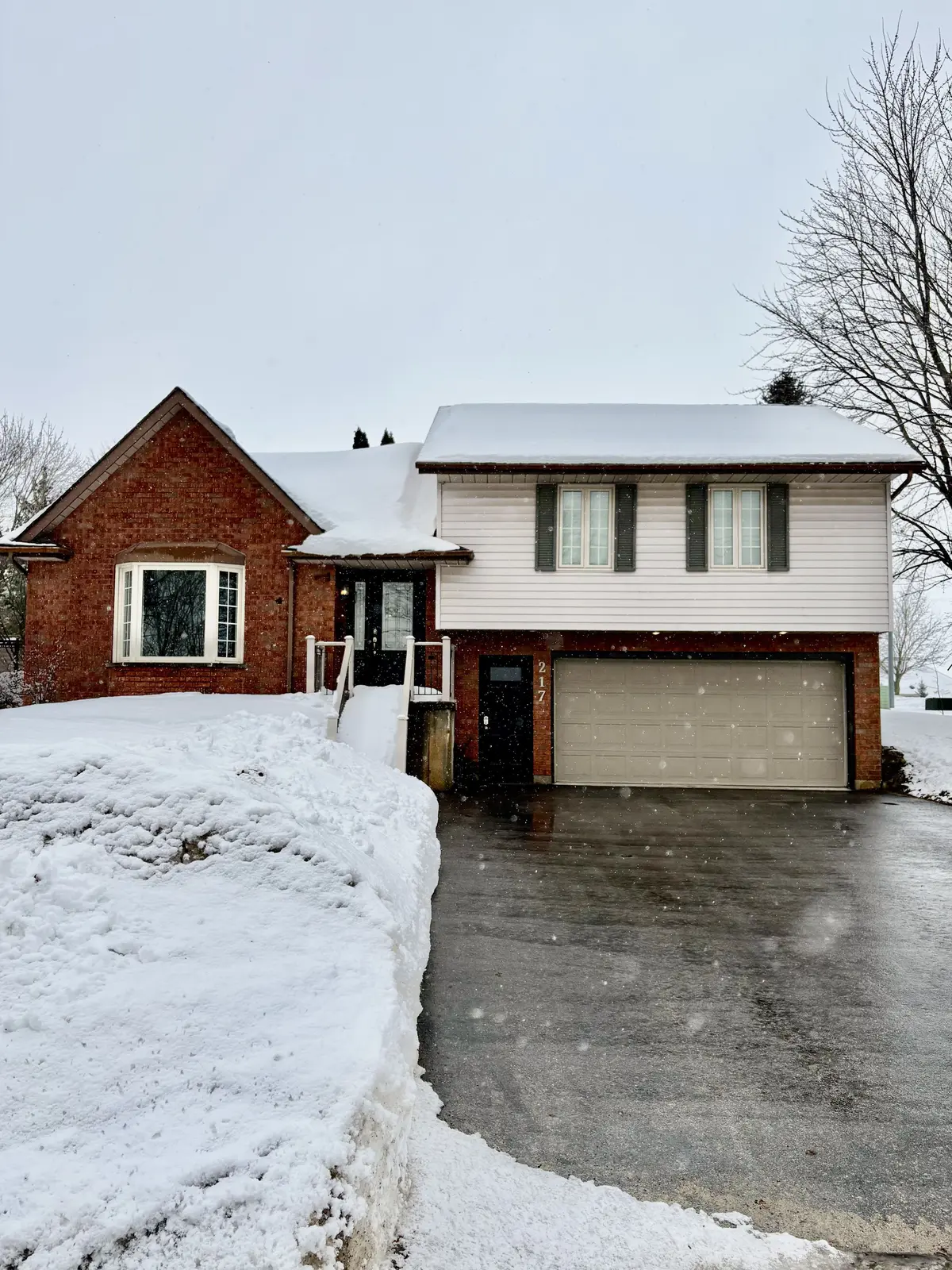 217 THOMAS ST, Brockton, ON N0G 2V0