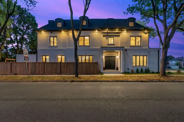 140 Hillmount AVE, Toronto C04, ON M6B 1X8