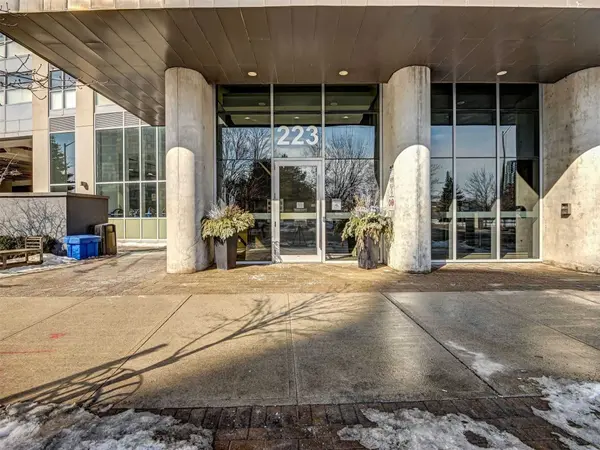 223 Webb DR #2209, Mississauga, ON L5B 0E8