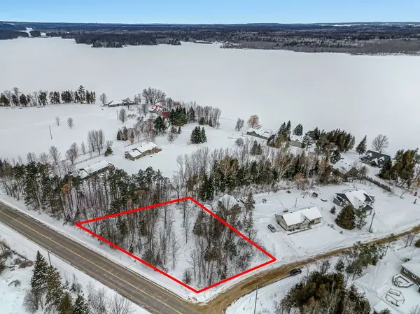 7 Grantham RD, Horton, ON K7V 3Z8