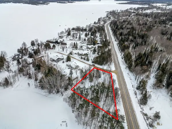 7 Grantham RD, Horton, ON K7V 3Z8