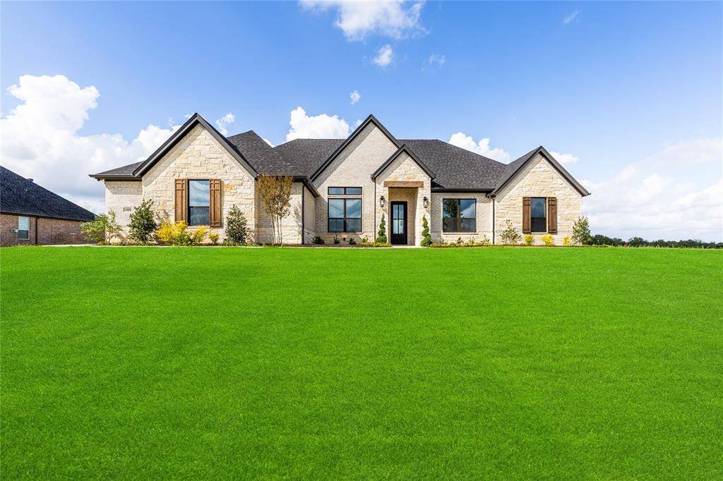 1000 Beginnings Drive, Granbury, TX 76049