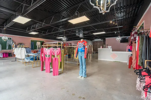 22217 KELLY RD, Eastpointe, MI 48021