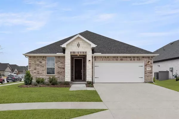 7502 Foxglove Way, Midlothian, TX 76084