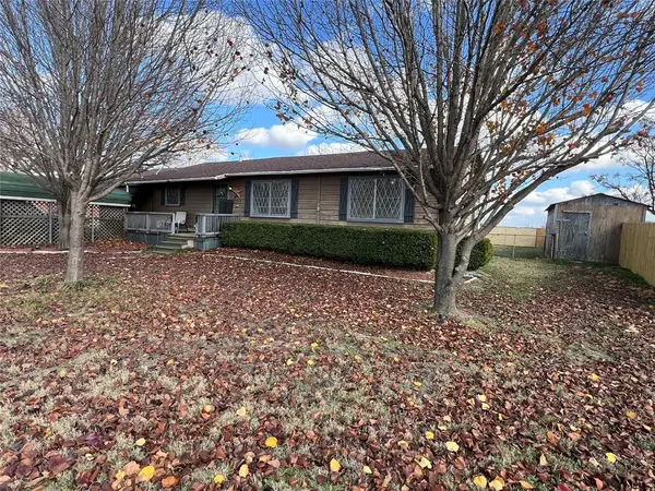 2183 Fm 1567 E,  Como,  TX 75431