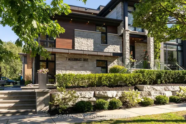 7 Woodvalley DR, Toronto W08, ON M9A 4H2