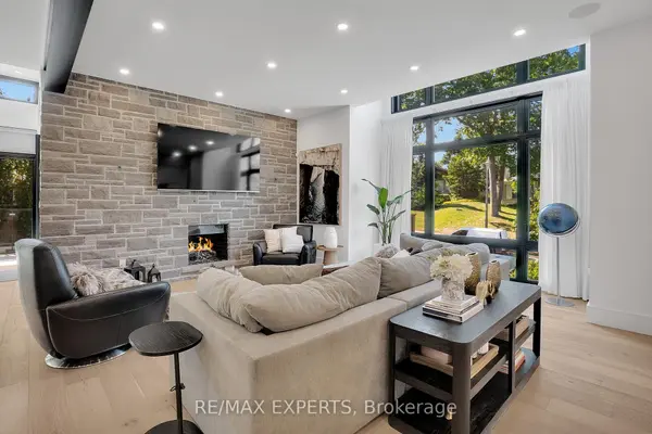 7 Woodvalley DR, Toronto W08, ON M9A 4H2