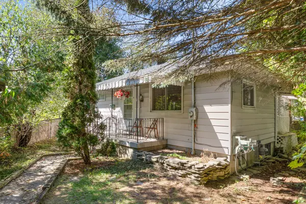 242 Francis ST E, Kawartha Lakes, ON K0M 1N0