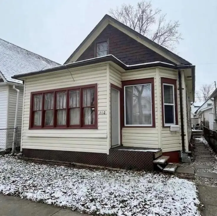 702 Boyd AVE, Winnipeg, MB R2W 1R5
