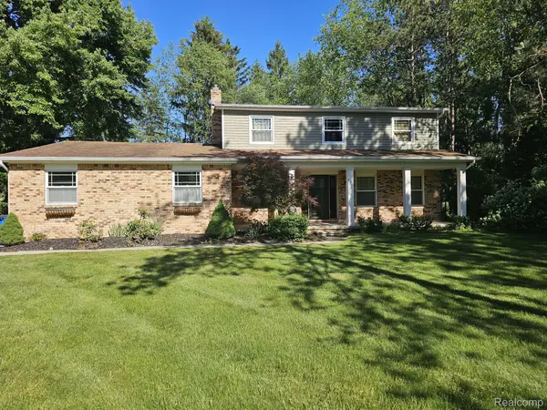 5163 PINE HILL CIR, Genoa Township, MI 48843