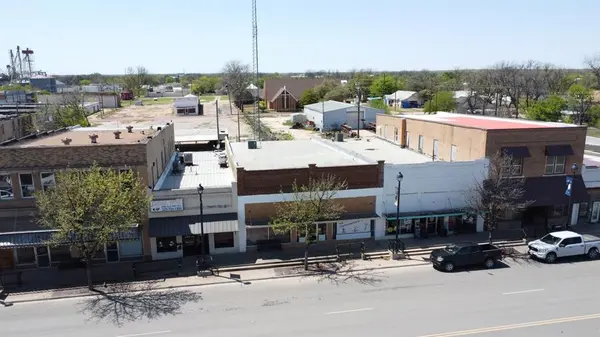 135 N Main Street, Winters, TX 79567